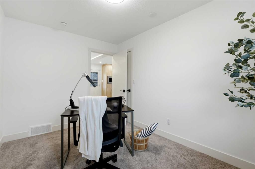 908 Stonehaven Road Sw, Calgary, AB - Indoor