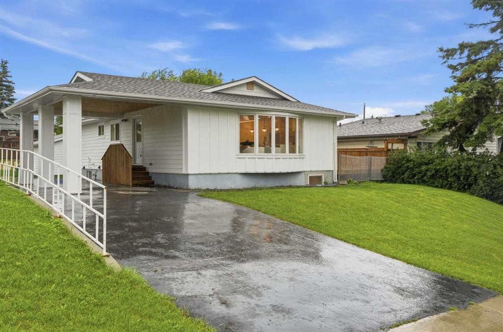 908 Stonehaven Road Sw, Calgary, AB - Outdoor