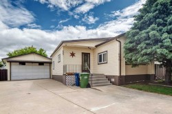 840 Spring Haven Court SEAirdrie, AB T4A 1B7