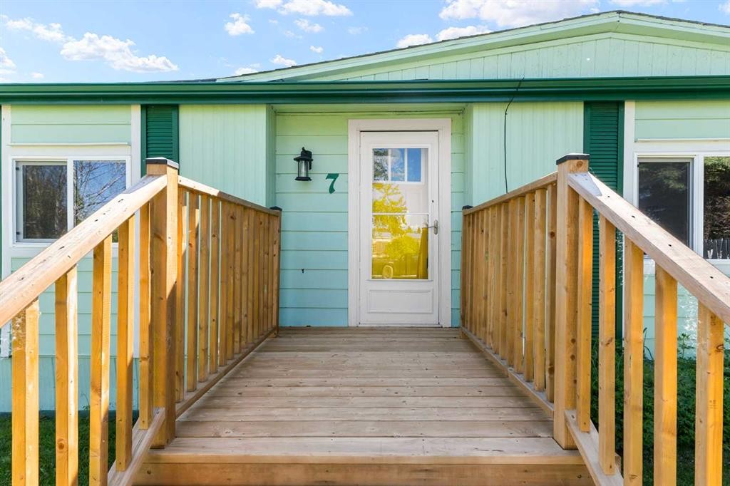 7 Tamarack Crescent Nw, Sundre, AB - Outdoor With Exterior