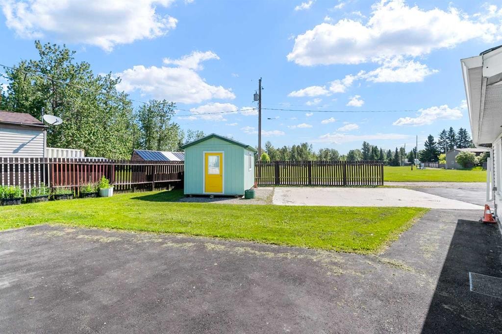 7 Tamarack Crescent Nw, Sundre, AB - Outdoor