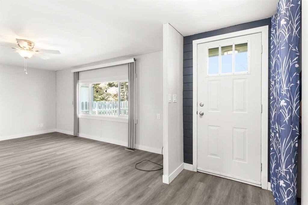 7 Tamarack Crescent Nw, Sundre, AB - Indoor Photo Showing Other Room
