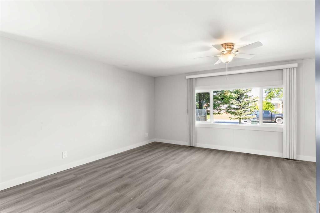 7 Tamarack Crescent Nw, Sundre, AB - Indoor Photo Showing Other Room