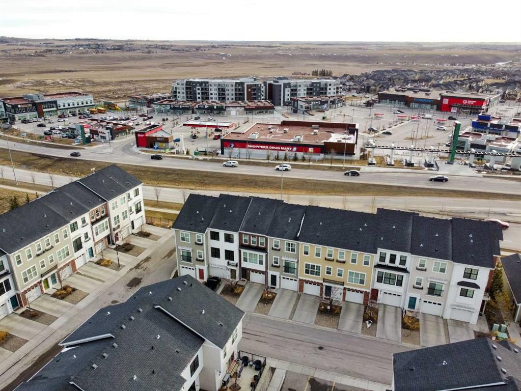 214 Nolanfield Villas Nw, Calgary, AB