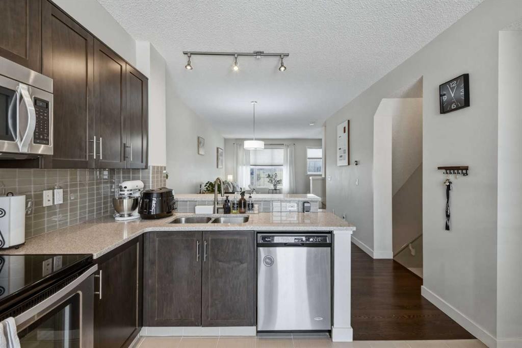 214 Nolanfield Villas Nw, Calgary, AB