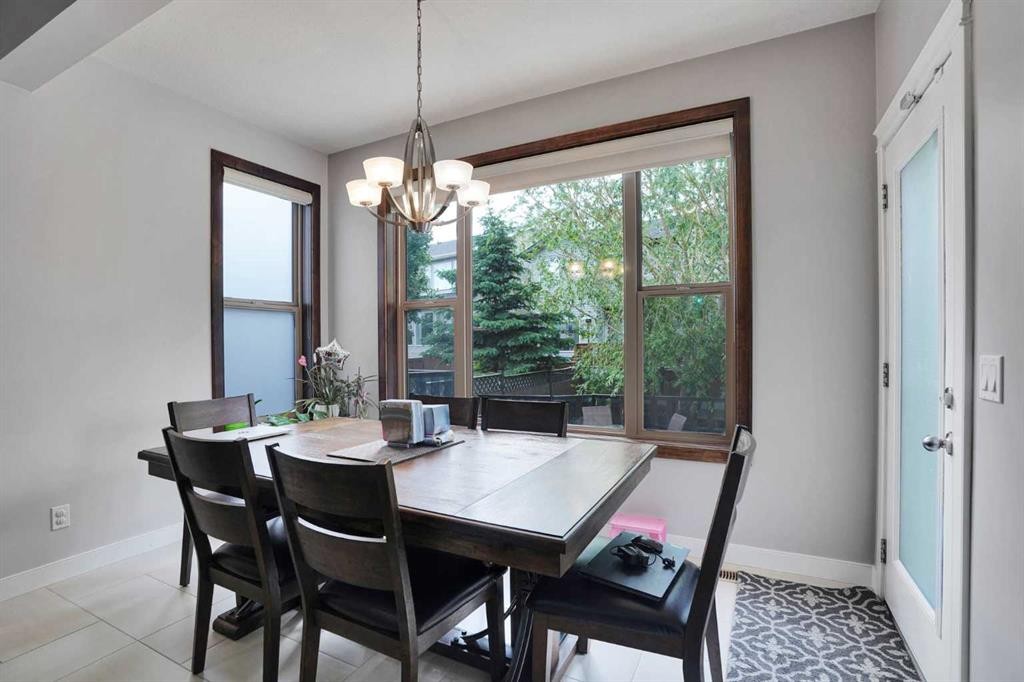 27 Brightoncrest Common Se, Calgary, AB - Indoor Photo Showing Dining Room