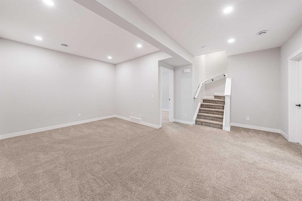 116 Rowmont Heath Nw, Calgary, AB