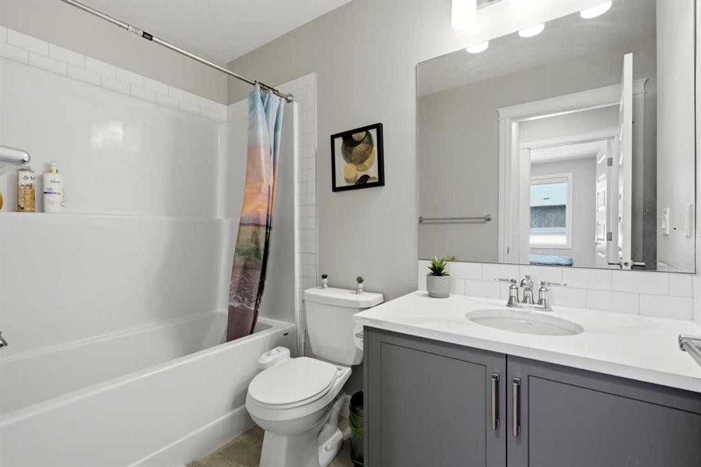 610-10060 46 Street Ne, Calgary, AB - Indoor Photo Showing Bathroom