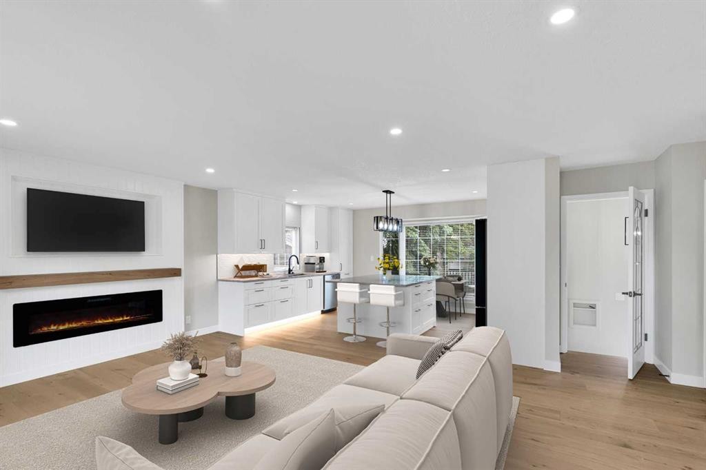 811 Seattle Drive Sw, Calgary, AB