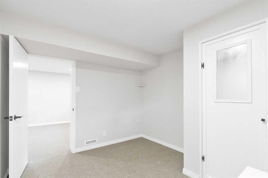 811 Seattle Drive Sw, Calgary, AB