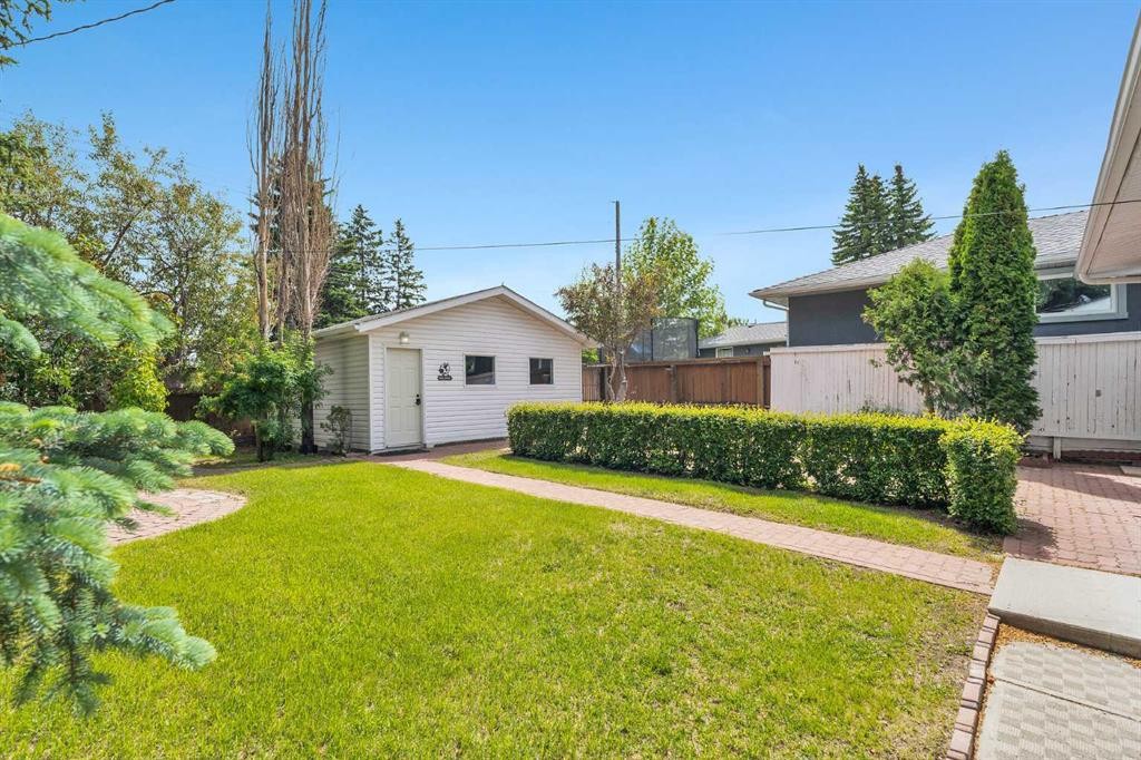 811 Seattle Drive Sw, Calgary, AB