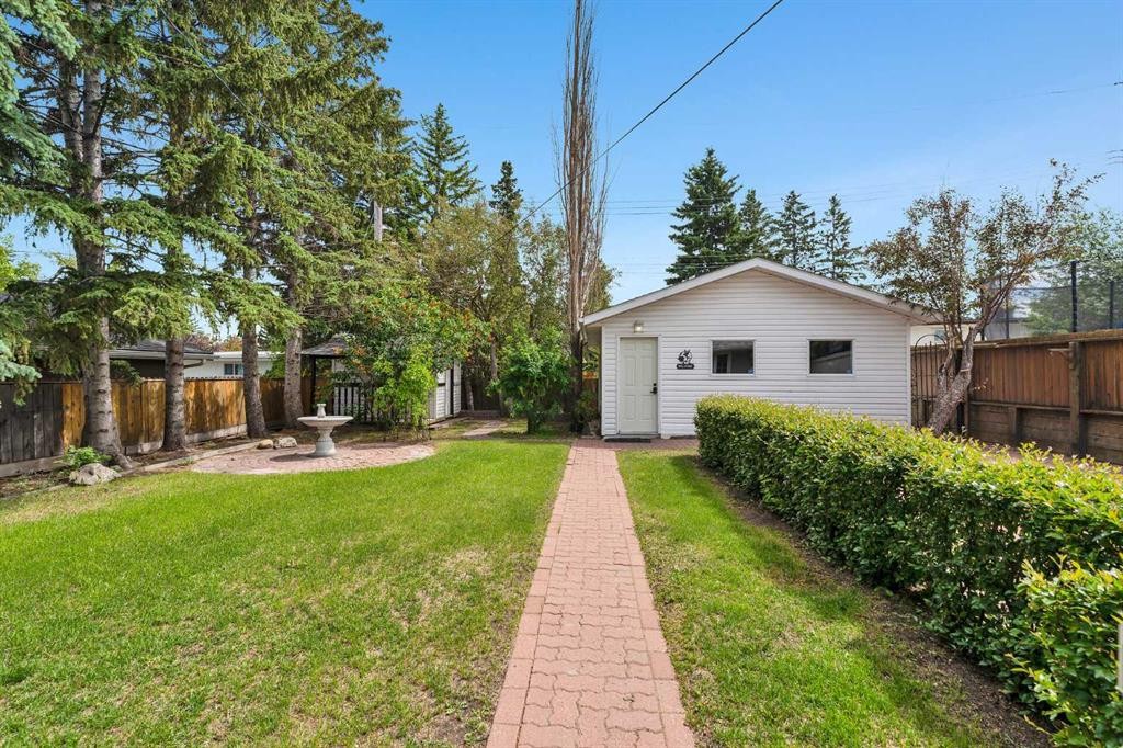 811 Seattle Drive Sw, Calgary, AB