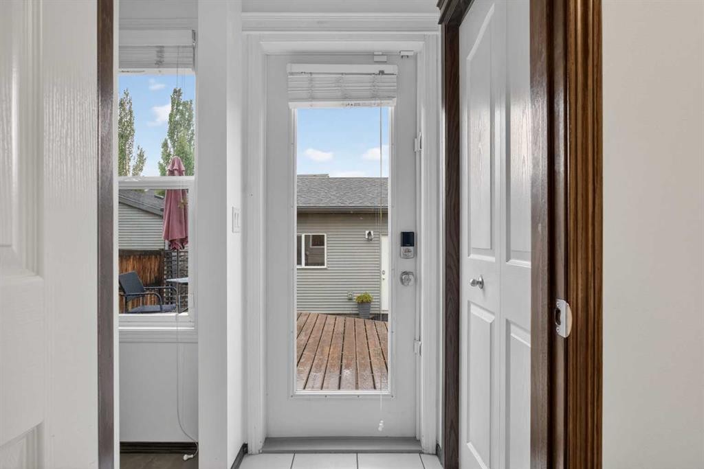 22 Autumn Green Se, Calgary, AB - Indoor Photo Showing Other Room