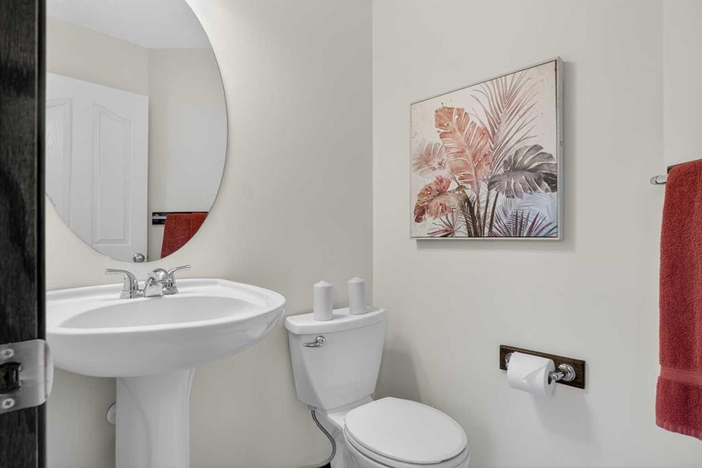 22 Autumn Green Se, Calgary, AB - Indoor Photo Showing Bathroom