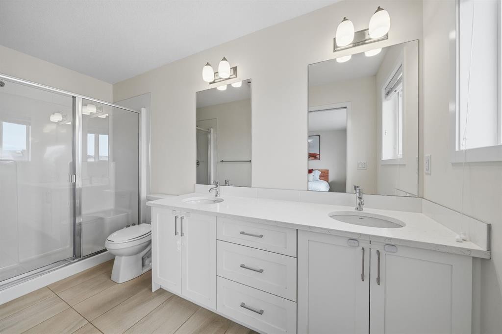 418 Copperstone Manor Se, Calgary, AB - Indoor Photo Showing Bathroom