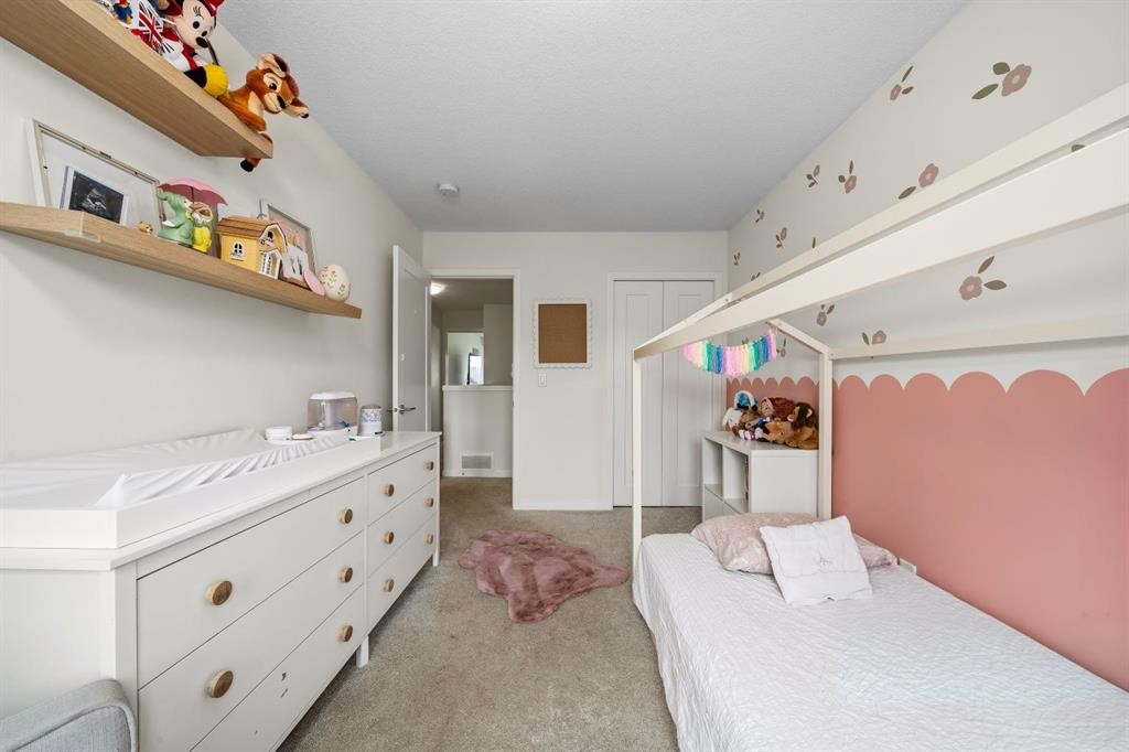 418 Copperstone Manor Se, Calgary, AB - Indoor Photo Showing Bedroom