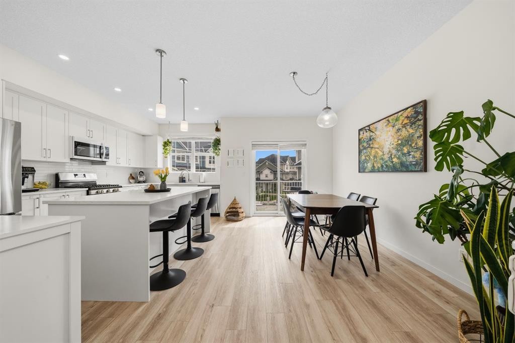 418 Copperstone Manor Se, Calgary, AB - Indoor