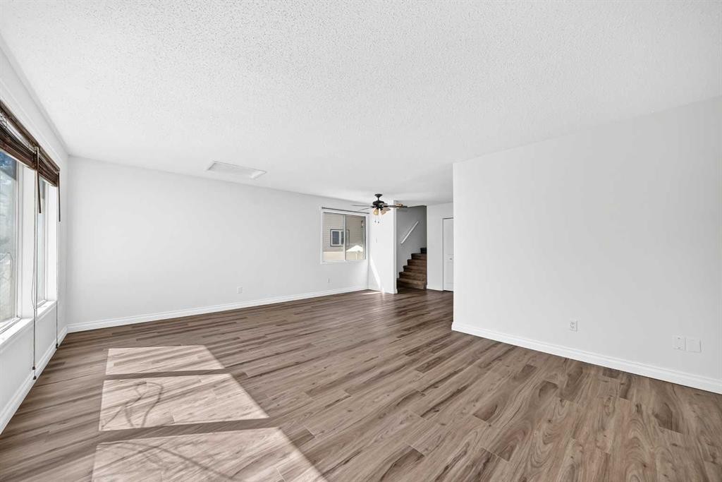 91 Cedarwood Hill Sw, Calgary, AB - Indoor Photo Showing Other Room