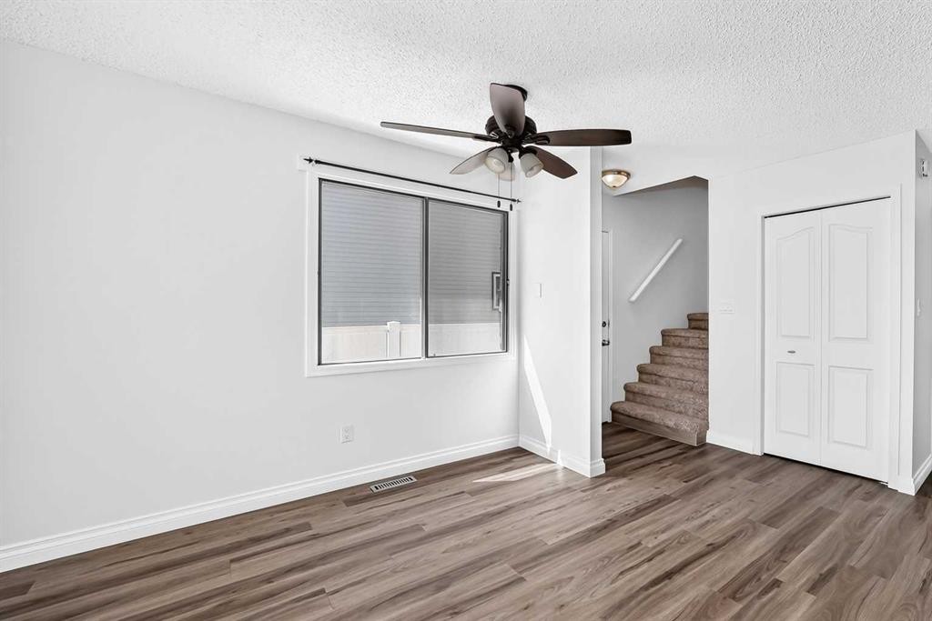 91 Cedarwood Hill Sw, Calgary, AB - Indoor Photo Showing Other Room