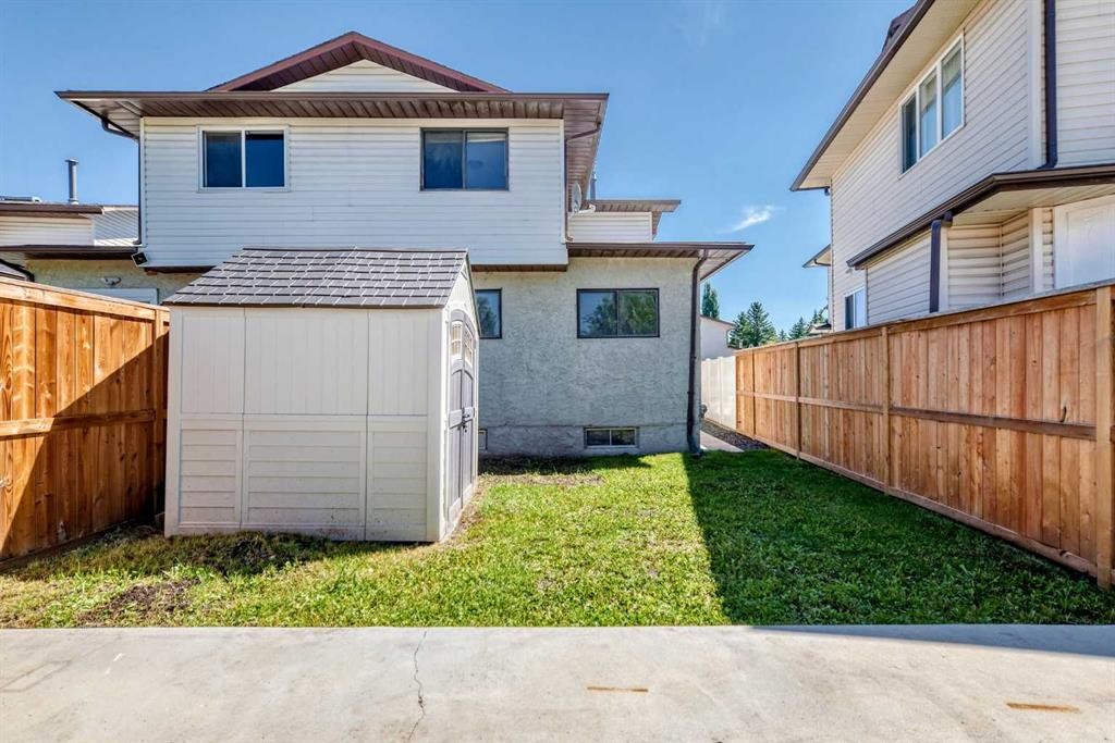 91 Cedarwood Hill Sw, Calgary, AB - Outdoor With Exterior