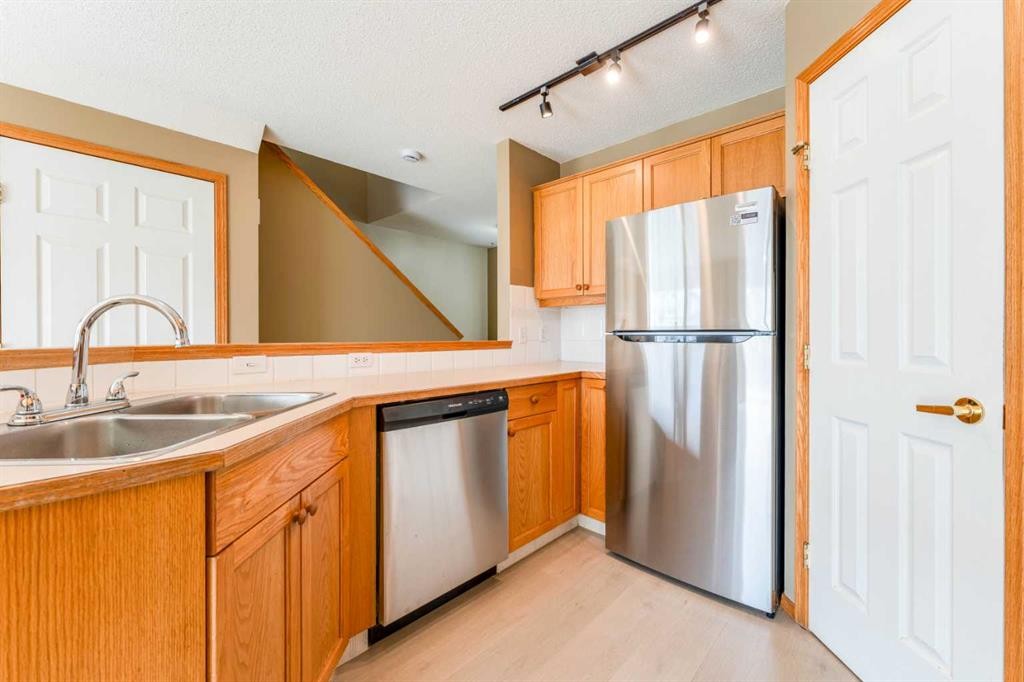 59 Erin Grove Se, Calgary, AB