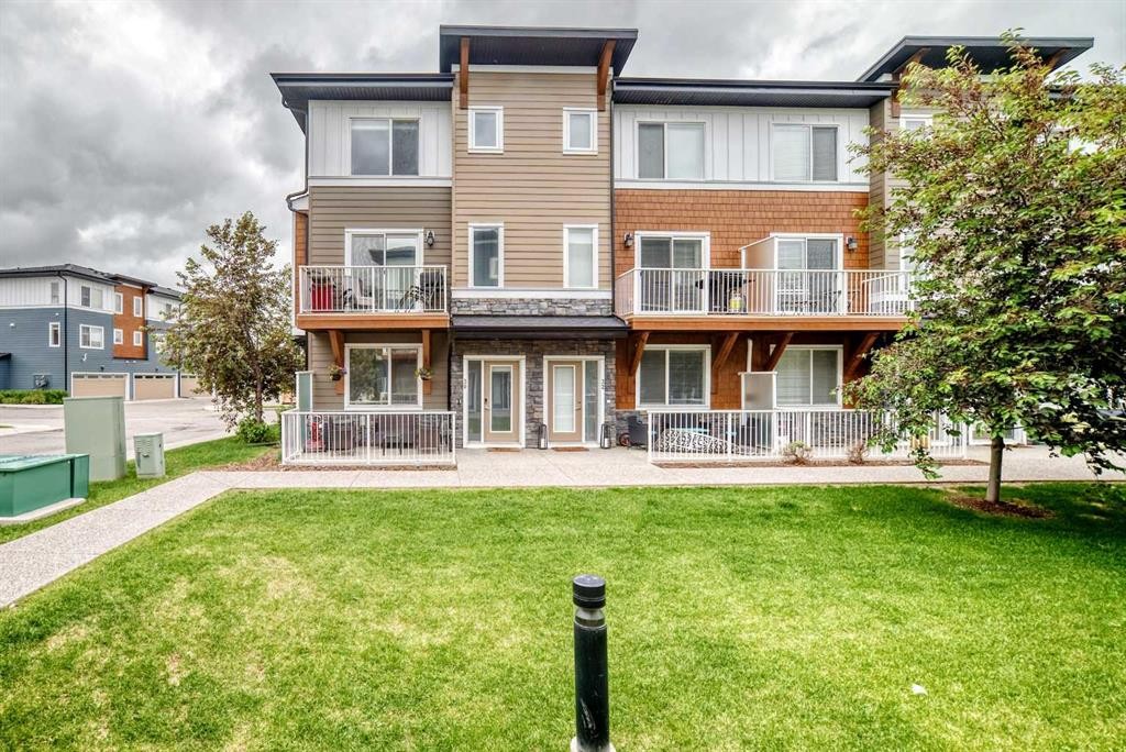 30-111 Rainbow Falls Gate, Chestermere, AB