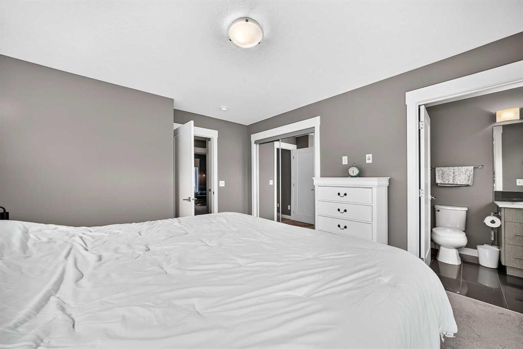 30-111 Rainbow Falls Gate, Chestermere, AB