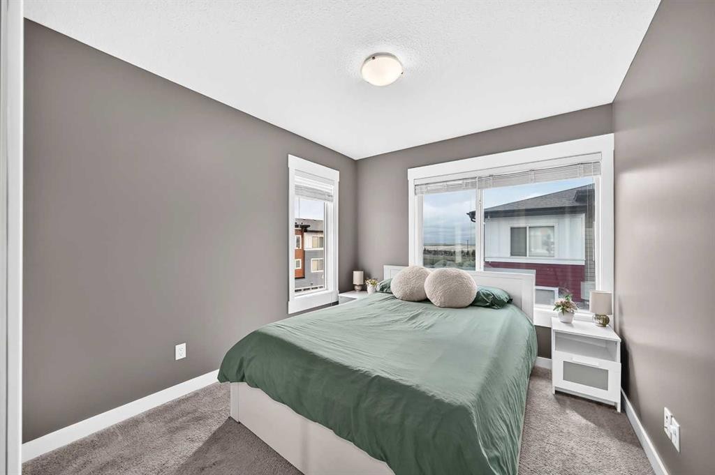 30-111 Rainbow Falls Gate, Chestermere, AB