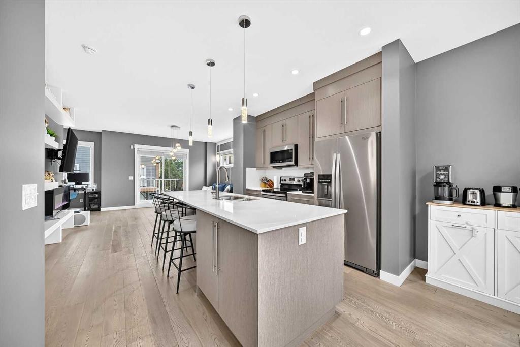 30-111 Rainbow Falls Gate, Chestermere, AB