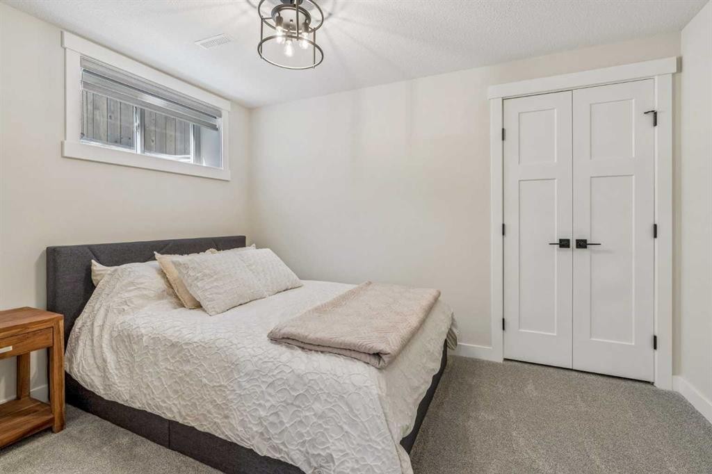 38 Cranleigh Common Se, Calgary, AB