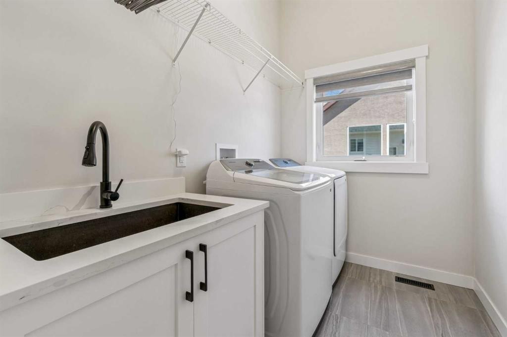 38 Cranleigh Common Se, Calgary, AB