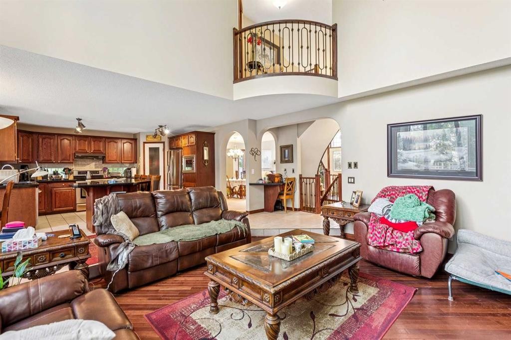 27 Valley Creek Bay Nw, Calgary, AB