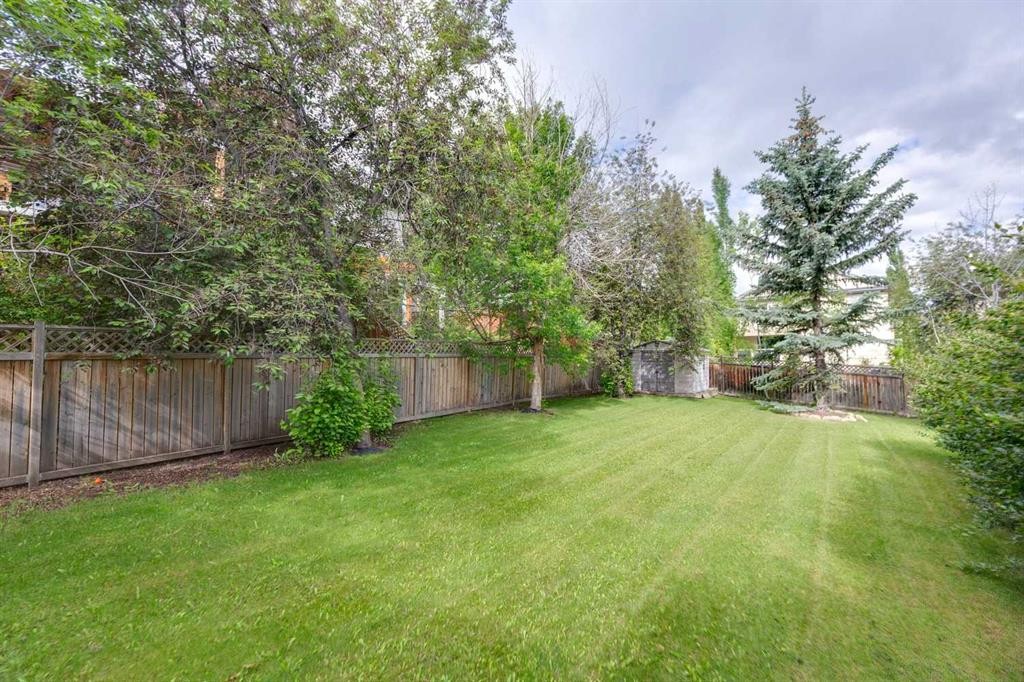 27 Valley Creek Bay Nw, Calgary, AB