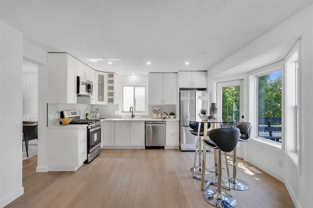 29 Douglas Glen Crescent Se, Calgary, AB