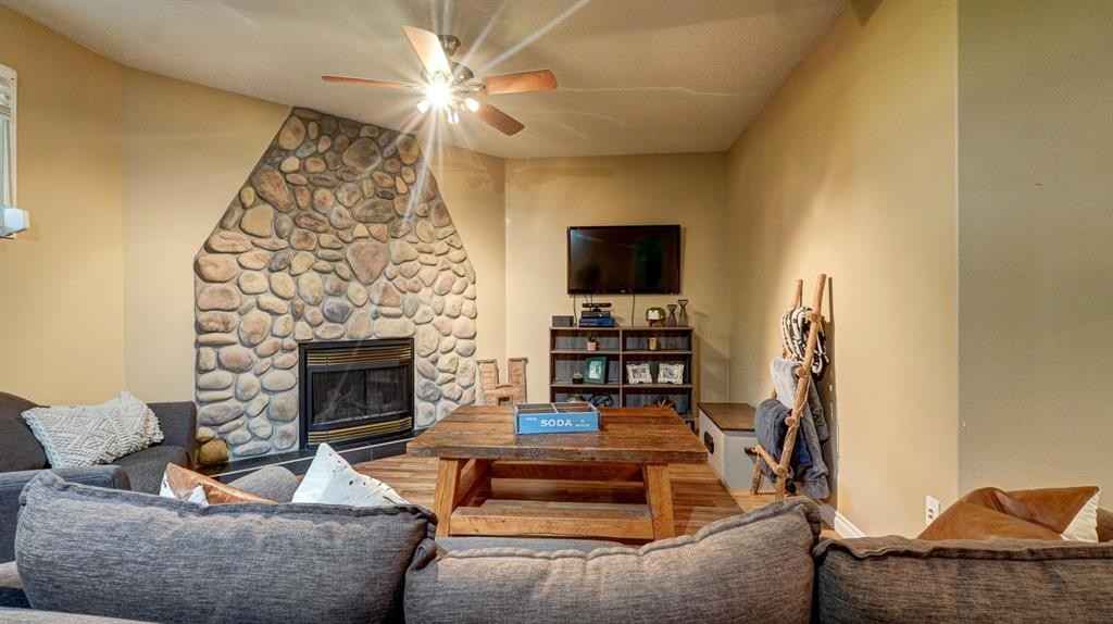 106 Derochie Drive West, Claresholm, AB