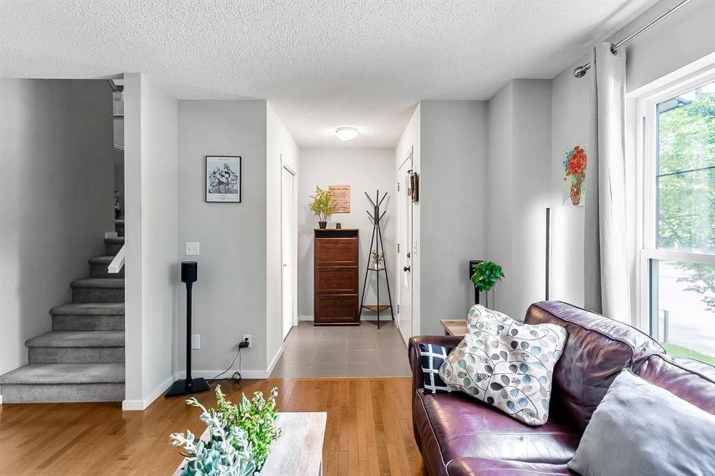 111 Walden Drive Se, Calgary, AB