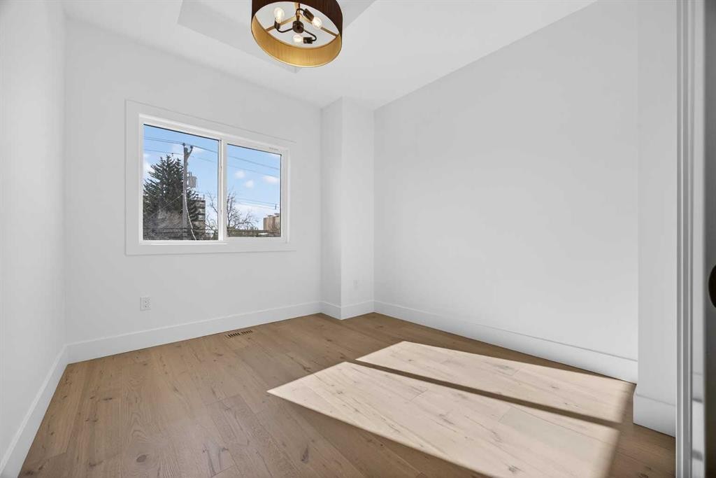 1011 18 Avenue Nw, Calgary, AB