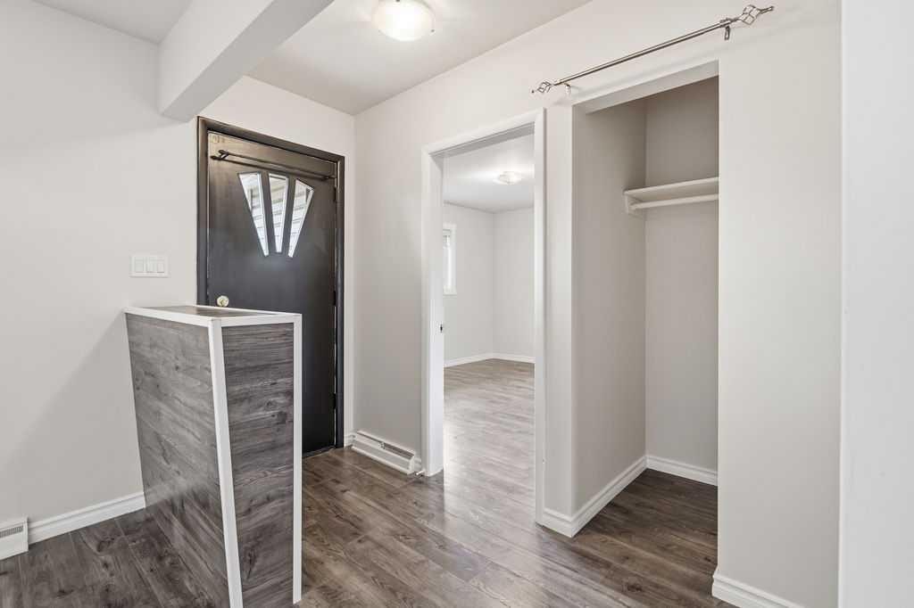 7428 23 Street Se, Calgary, AB