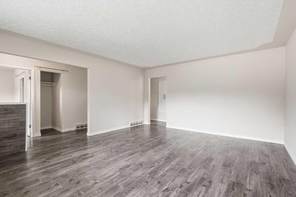 7428 23 Street Se, Calgary, AB