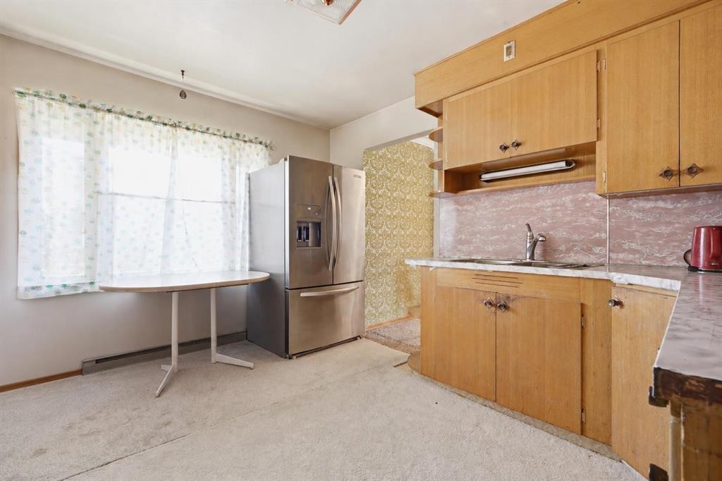 3720 Spruce Drive Sw, Calgary, AB - Indoor Photo Showing Kitchen