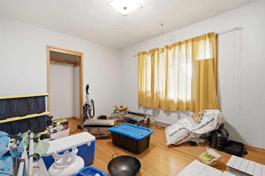 3720 Spruce Drive Sw, Calgary, AB - Indoor Photo Showing Living Room