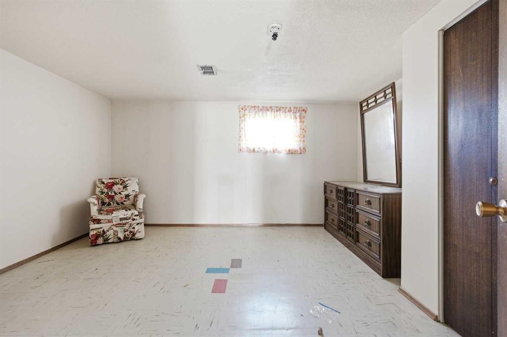3720 Spruce Drive Sw, Calgary, AB - Indoor Photo Showing Other Room