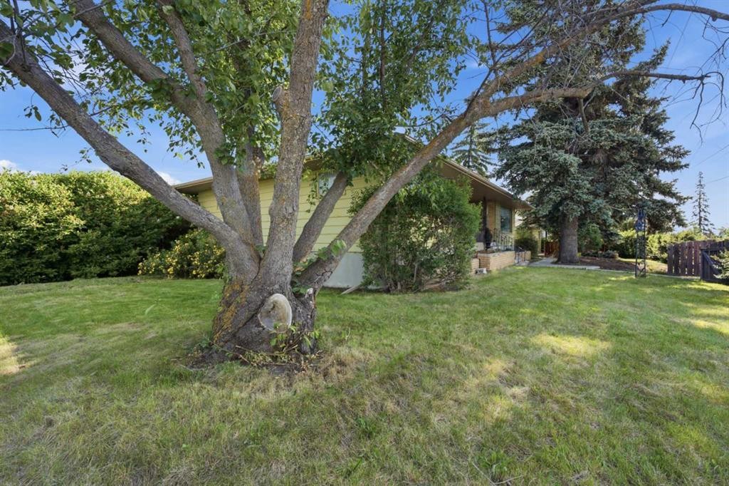 3720 Spruce Drive Sw, Calgary, AB - Outdoor