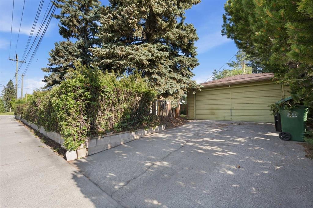 3720 Spruce Drive Sw, Calgary, AB - Outdoor