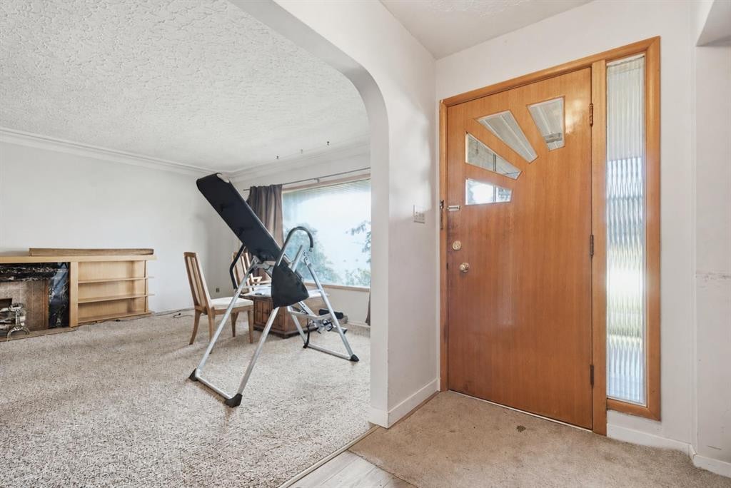 3720 Spruce Drive Sw, Calgary, AB - Indoor Photo Showing Other Room