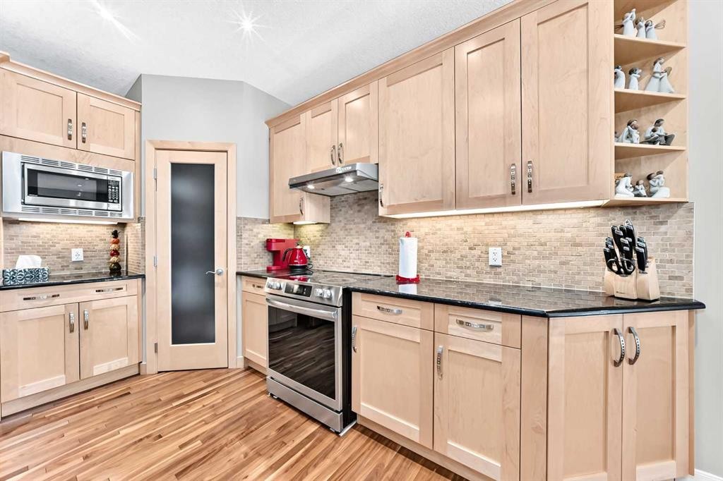 253 Bridle Estates Road Sw, Calgary, AB