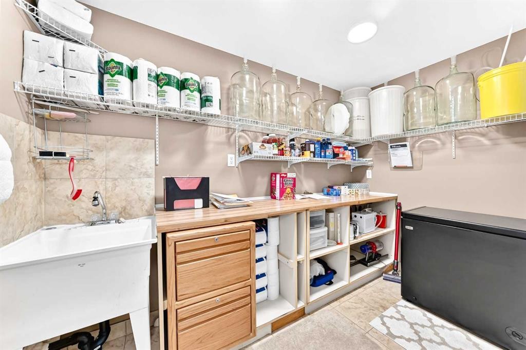 253 Bridle Estates Road Sw, Calgary, AB