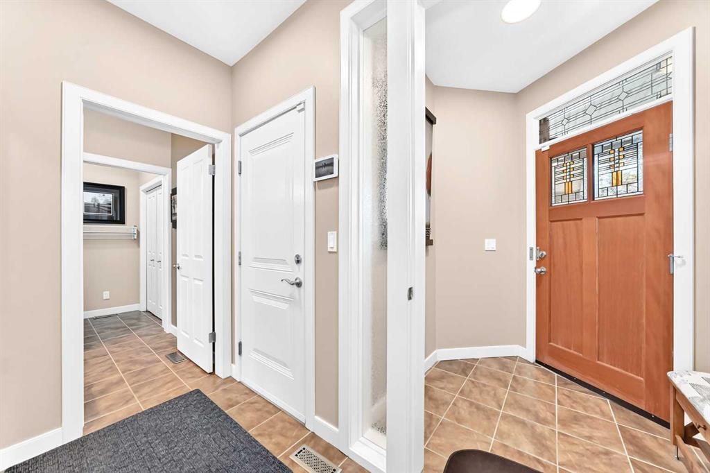 253 Bridle Estates Road Sw, Calgary, AB