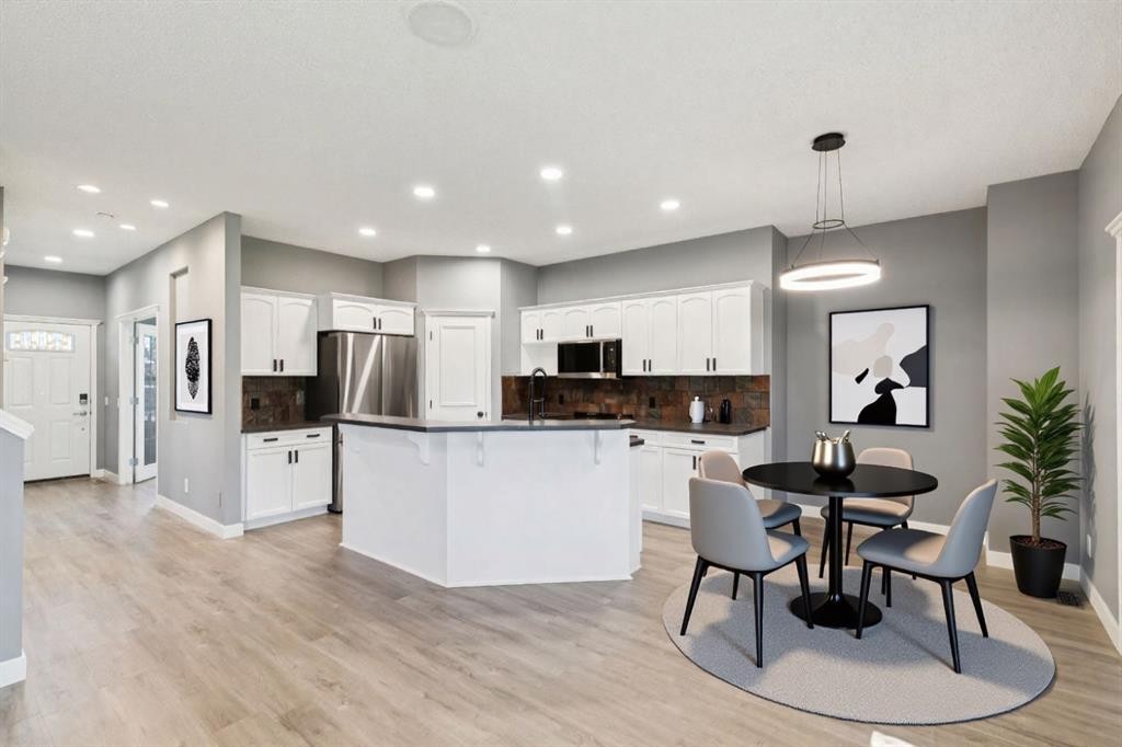 137 Prestwick Mews Se, Calgary, AB - Indoor Photo Showing Kitchen