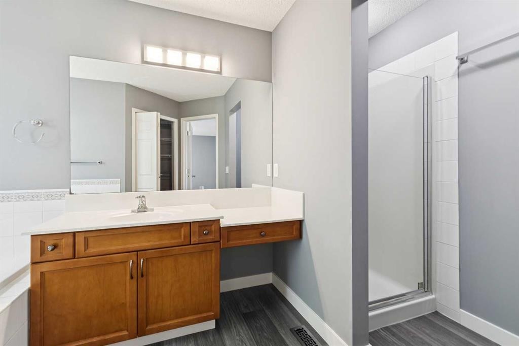 137 Prestwick Mews Se, Calgary, AB - Indoor Photo Showing Bathroom